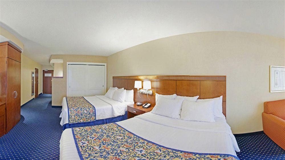 Courtyard Des Moines Ankeny Hotel Bagian luar foto