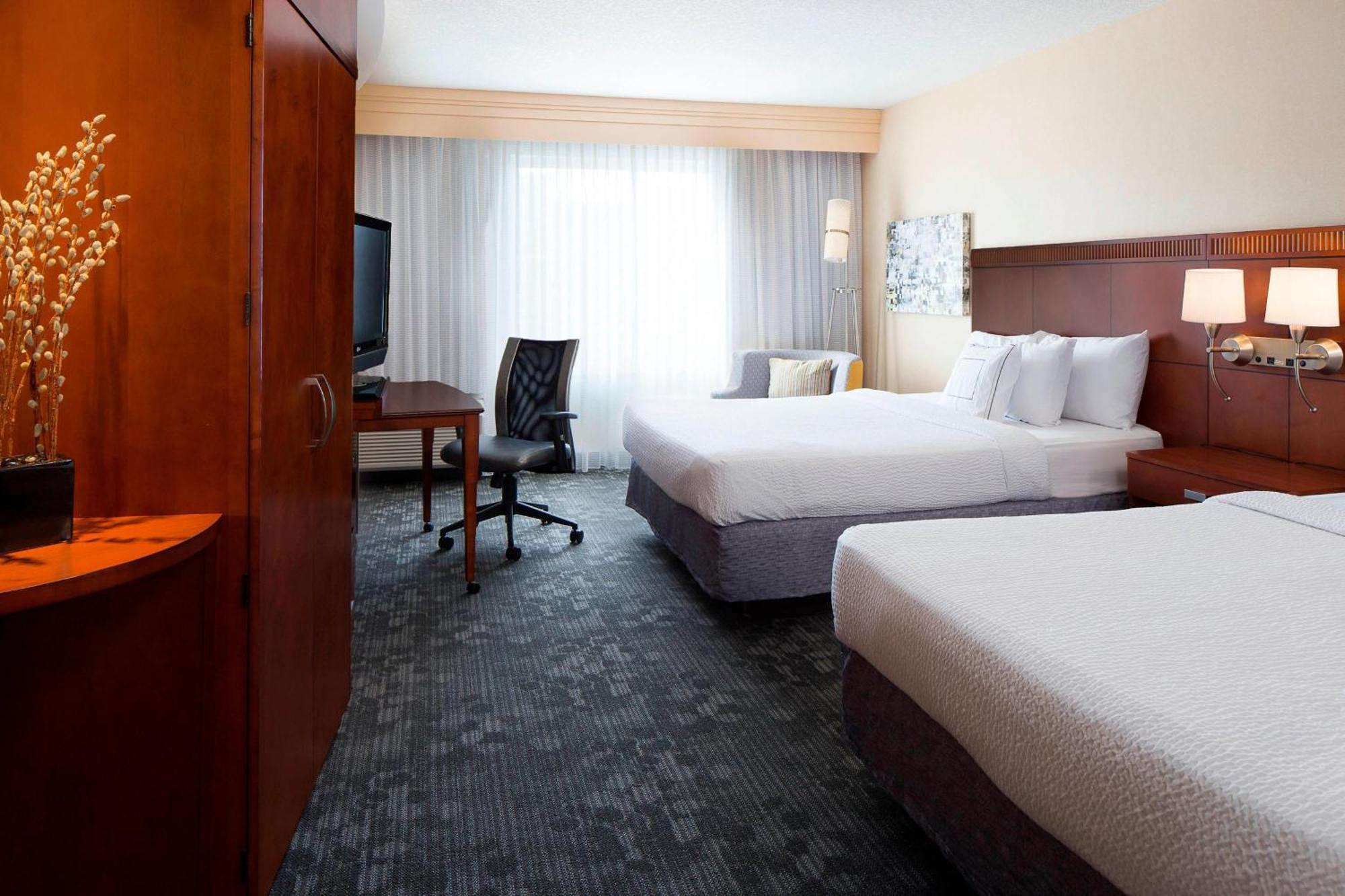 Courtyard Des Moines Ankeny Hotel Bagian luar foto